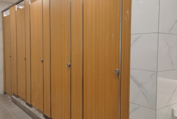 長沙衛(wèi)生間隔斷的保養技巧